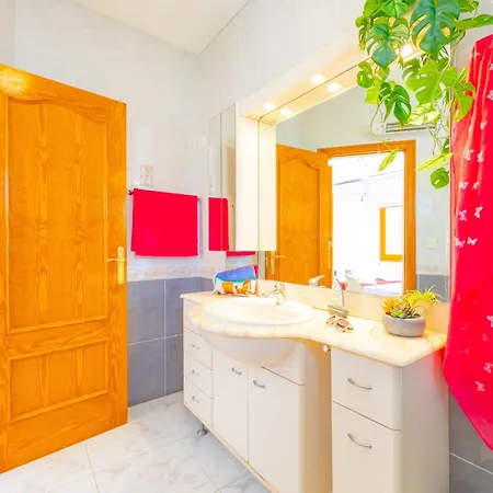 Mona - Plusholidays Casas de Torrat
