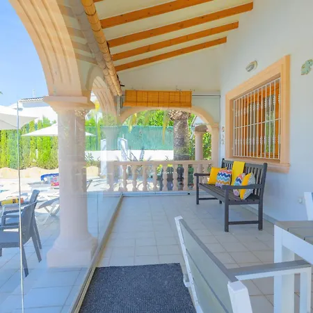 Mona - Plusholidays Villa