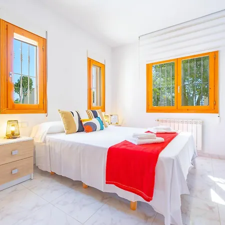 Mona - Plusholidays * Casas de Torrat